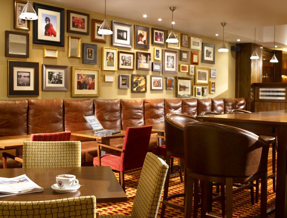 Delta Hotels By Marriott Heathrow Windsor Eksteriør billede