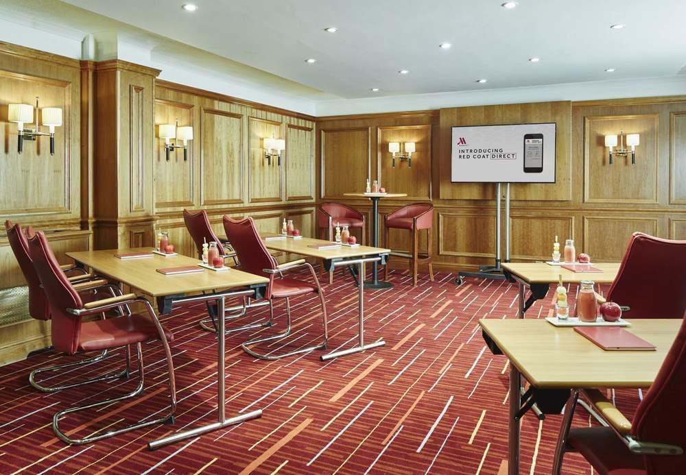 Delta Hotels By Marriott Heathrow Windsor Eksteriør billede