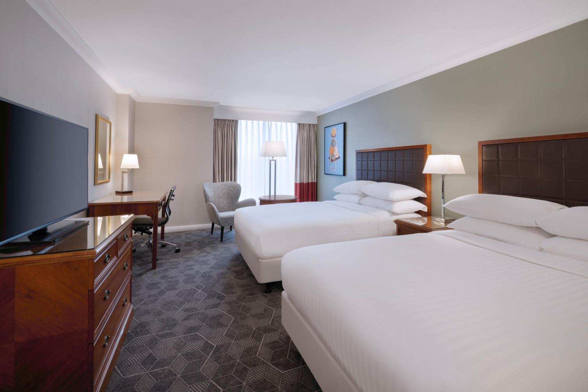 Delta Hotels By Marriott Heathrow Windsor Eksteriør billede