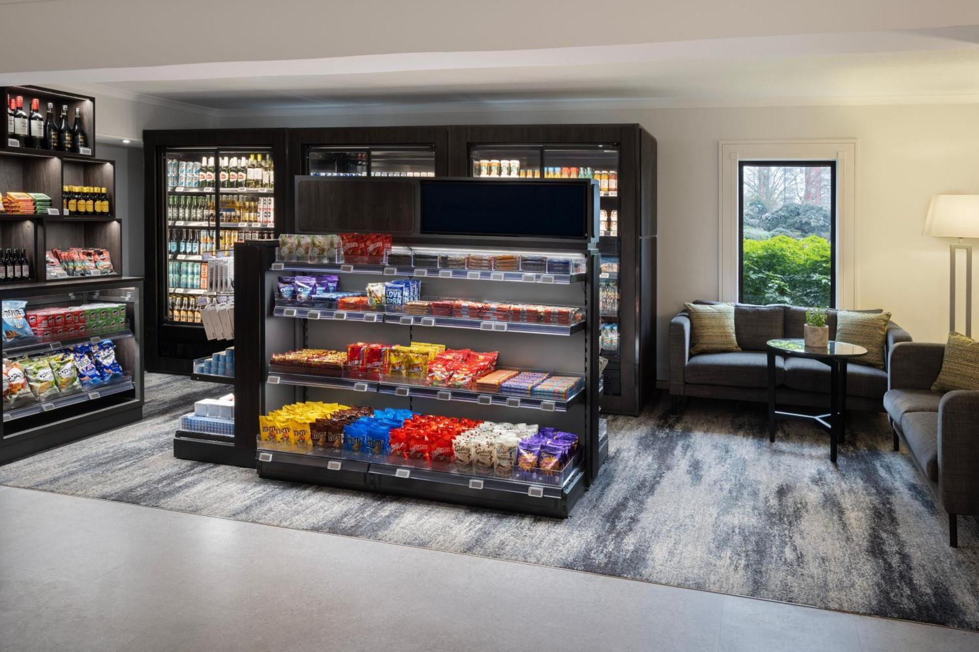 Delta Hotels By Marriott Heathrow Windsor Eksteriør billede