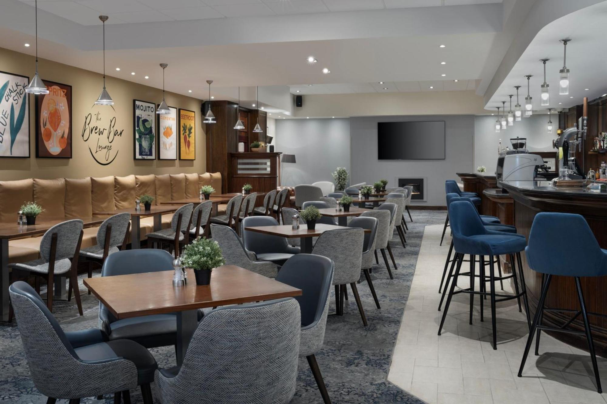 Delta Hotels By Marriott Heathrow Windsor Eksteriør billede